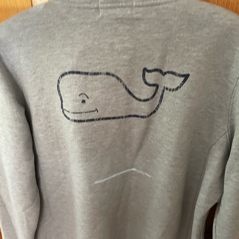 Vineyard Vines pullover sweat shirt